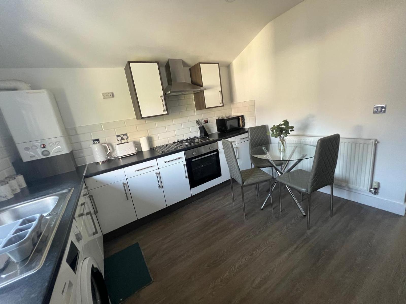 City Centre Location! For Business And Leisure! 5/6 Guests Cardiff Esterno foto
